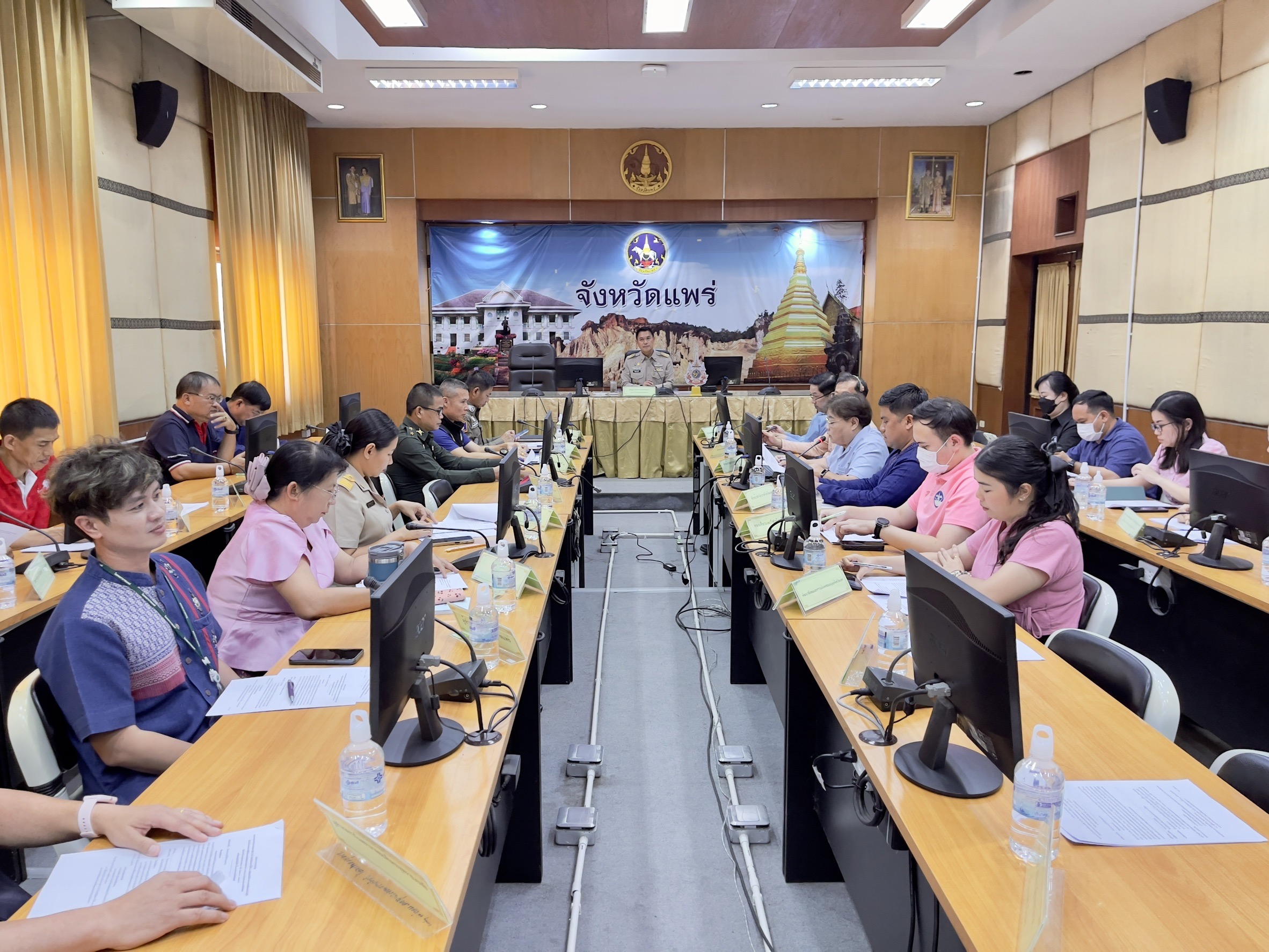 จังหวัดแพร่ประชุมขับเคลื่อน โครงการแสงนำใจไทยทั้งชาติ เดิน วิ่ง ปั่น ป้องกันอัมพาต ครั้งที่ 10 เฉลิมพระเกียรติฯ พร้อมเชิญชวนชาวแพร่ร่วมกิจกรรมในวันเสาร์ที่ 2 พฤศจิกายน 2567
